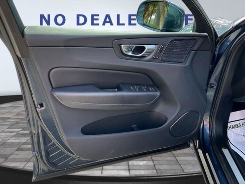 Used 2022 Volvo XC60 B6 Inscription w/ Advanced Package AWD/4WD image 19