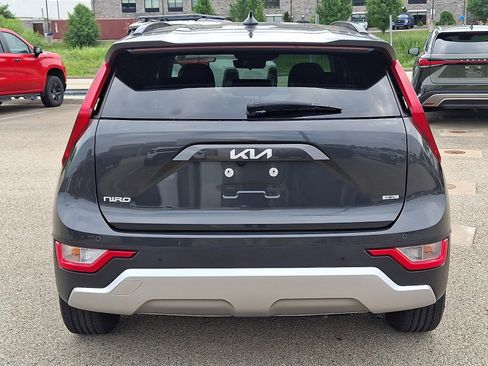 Used 2024 Kia Niro EX FWD image 5