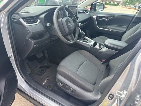 Used 2024 Toyota RAV4 XLE w/ Convenience Package FWD image 10