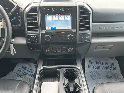 Used 2019 Ford F250 XLT w/ XLT Premium Package AWD/4WD image 12