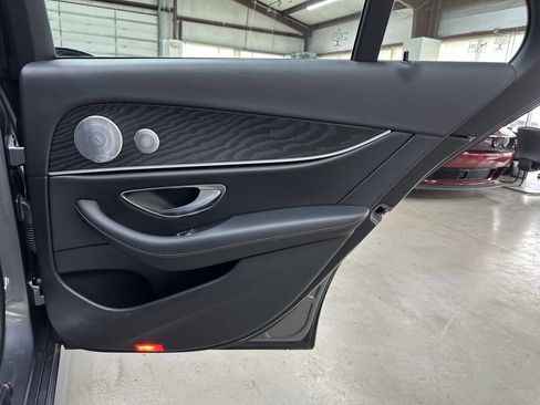 Used 2018 Mercedes-Benz E 300 4MATIC image 14