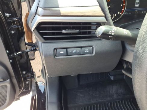 Used 2023 Nissan Altima 2.5 SV FWD image 12