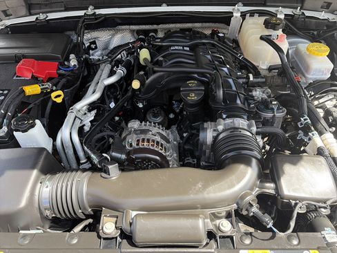 Used 2024 Jeep Wrangler Rubicon w/ Technology Group image 30