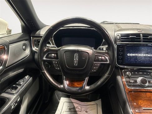 Used 2017 Lincoln Continental Reserve w/ Luxury Package image 10