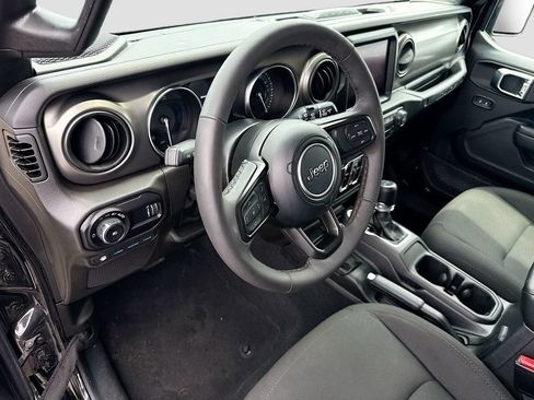 Used 2023 Jeep Wrangler Unlimited w/ Cold Weather Group AWD/4WD image 10