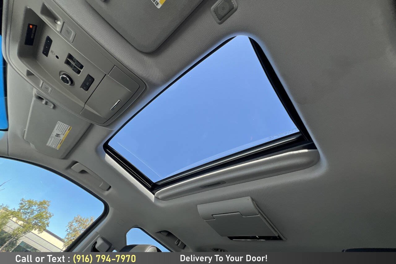 Used 2015 Chevrolet Suburban LT AWD/4WD image 26