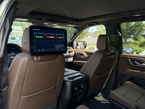 Used 2023 Chevrolet Tahoe High Country w/ Advanced Technology Package AWD/4WD image 34