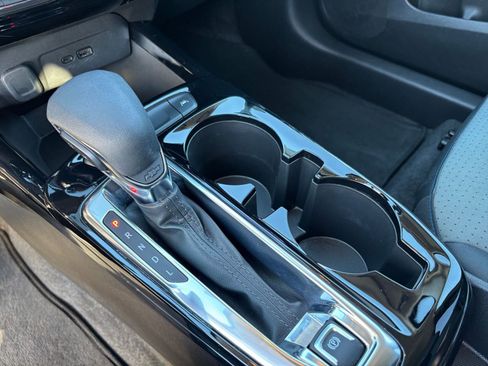 Used 2025 Chevrolet Trax LT w/ LT Convenience Package image 35