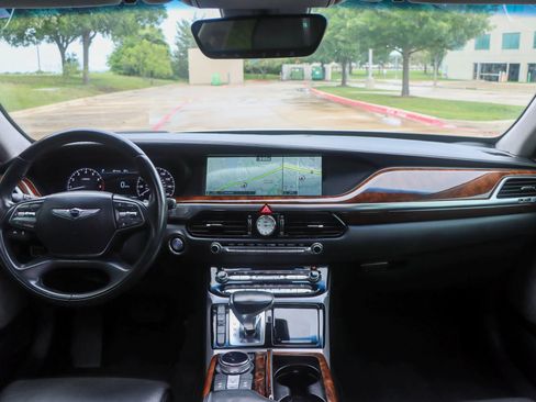 Used 2018 Genesis G90 3.3T Premium RWD image 26