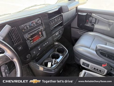 Used 2018 GMC Savana 2500 w/ Enhanced Convenience Package RWD image 19