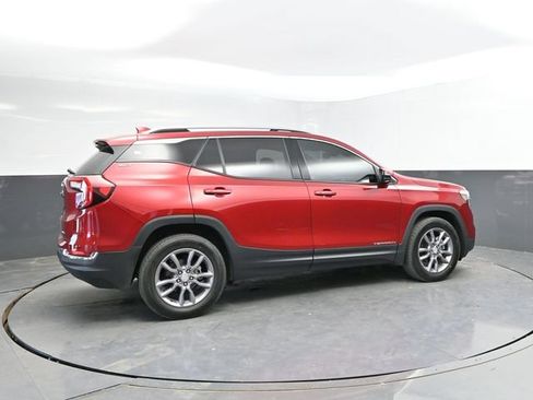 Used 2023 GMC Terrain SLT AWD/4WD image 2