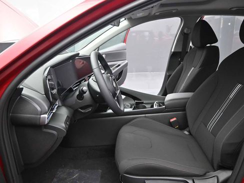 Certified 2024 Hyundai Elantra SEL w/ Convenience Package image 15