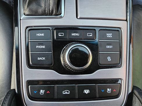 Used 2016 Hyundai Equus Signature image 38