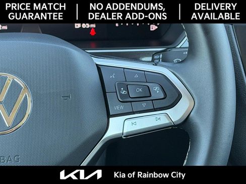 Used 2023 Volkswagen Tiguan SE w/ Panoramic Sunroof Package image 27