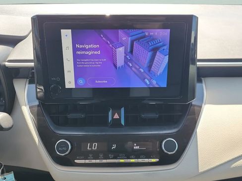 Used 2025 Toyota Corolla LE FWD image 14