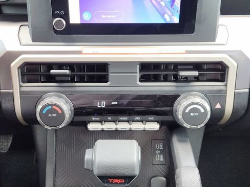 Certified 2026 Toyota Tacoma TRD Off-Road AWD/4WD image 18