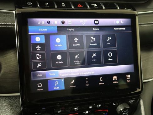 Used 2023 Jeep Grand Cherokee Limited w/ Luxury Tech Group II AWD/4WD image 33