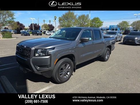 Used 2025 Nissan Frontier SV image 4