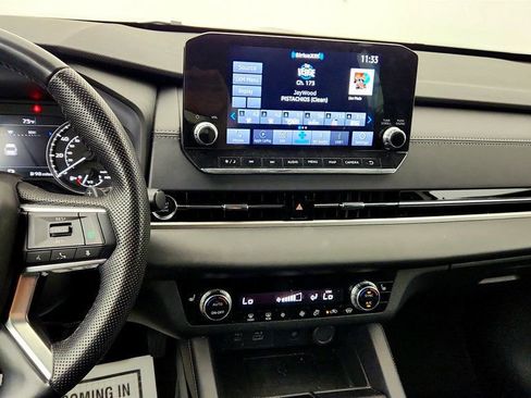 Used 2022 Mitsubishi Outlander SE AWD/4WD image 16