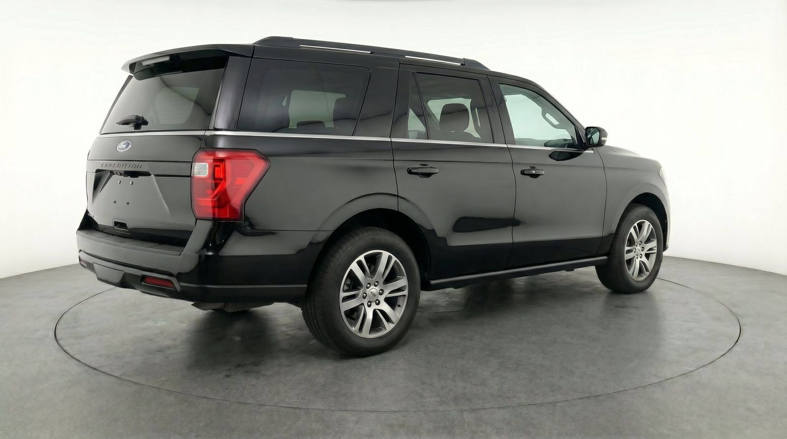 Used 2024 Ford Expedition Limited RWD image 13