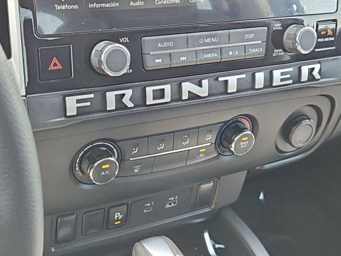 Used 2025 Nissan Frontier SV RWD image 17