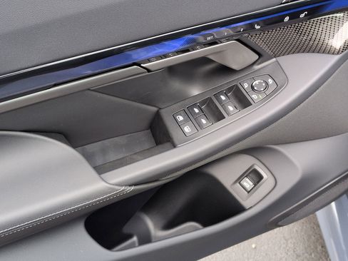 Used 2025 BMW M5 w/ Carbon Package AWD/4WD image 15
