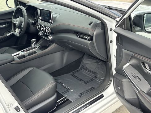 New 2025 Nissan Sentra SR w/ SR Premium Package image 25