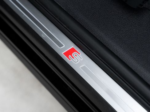 Certified 2025 Audi Q3 2.0T Premium w/ Convenience Package image 21