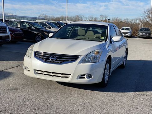 Used 2011 Nissan Altima 2.5 S w/ Special Edition Pkg image 3