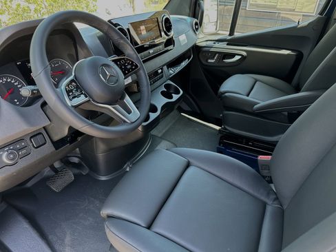 Used 2024 Mercedes-Benz Sprinter 144 Cargo image 10