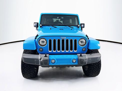 Used 2017 Jeep Wrangler Unlimited Sahara w/ Connectivity Group AWD/4WD image 2