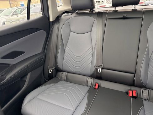 New 2026 Volkswagen Tiguan SE image 13