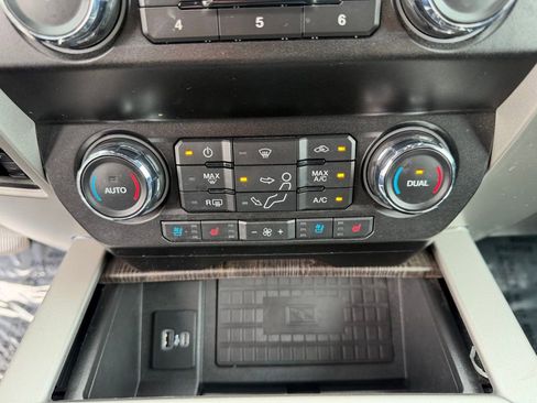 Used 2021 Ford F250 Lariat w/ Lariat Ultimate Package AWD/4WD image 25
