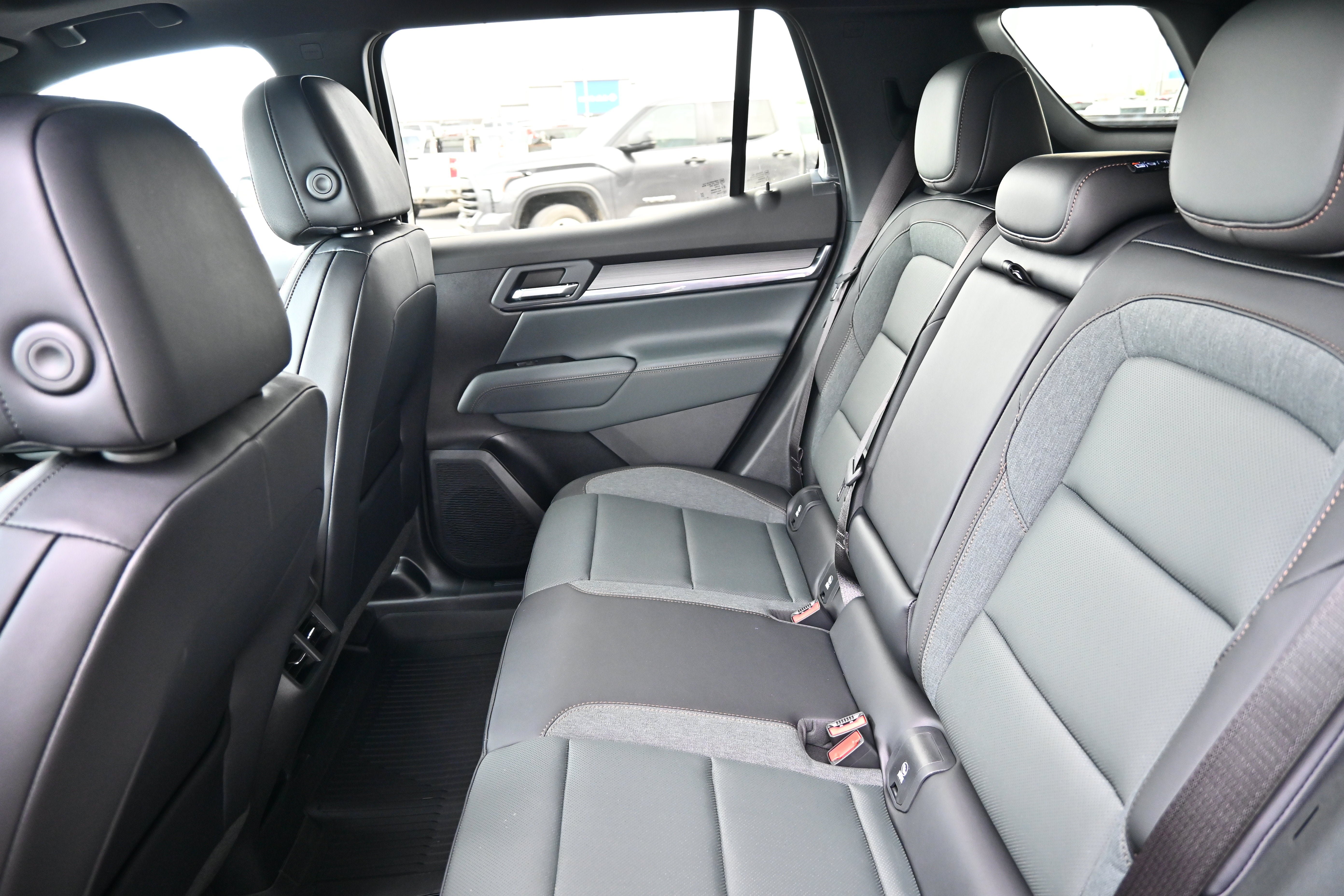 New 2027 GMC Terrain AT4 w/ Technology Package II AWD/4WD image 15