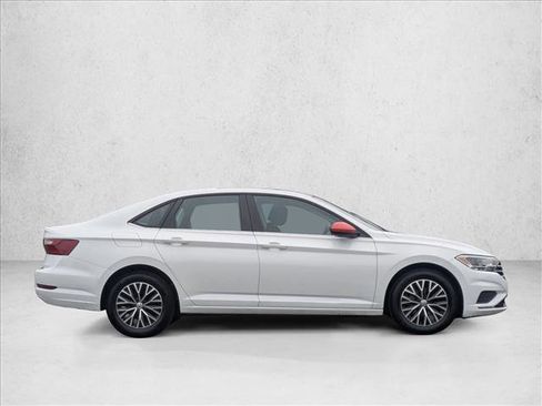 Used 2020 Volkswagen Jetta SE w/ SE Cold Weather Package FWD image 4