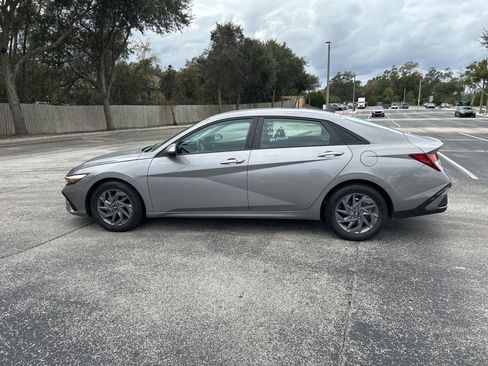 Used 2024 Hyundai Elantra SEL image 8