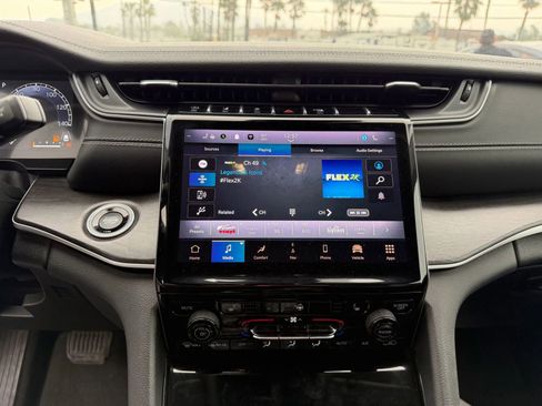 Used 2023 Jeep Grand Cherokee L Limited image 23