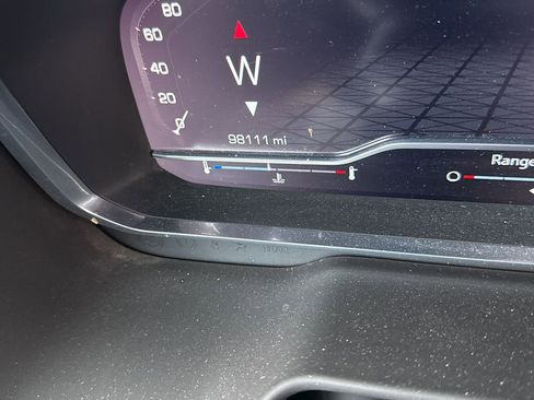 Used 2022 GMC Yukon SLT w/ SLT Luxury Package image 3