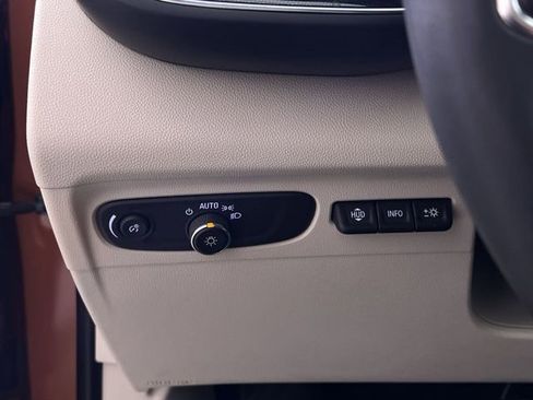 Used 2021 Buick Envision Essence w/ Technology Package I image 30