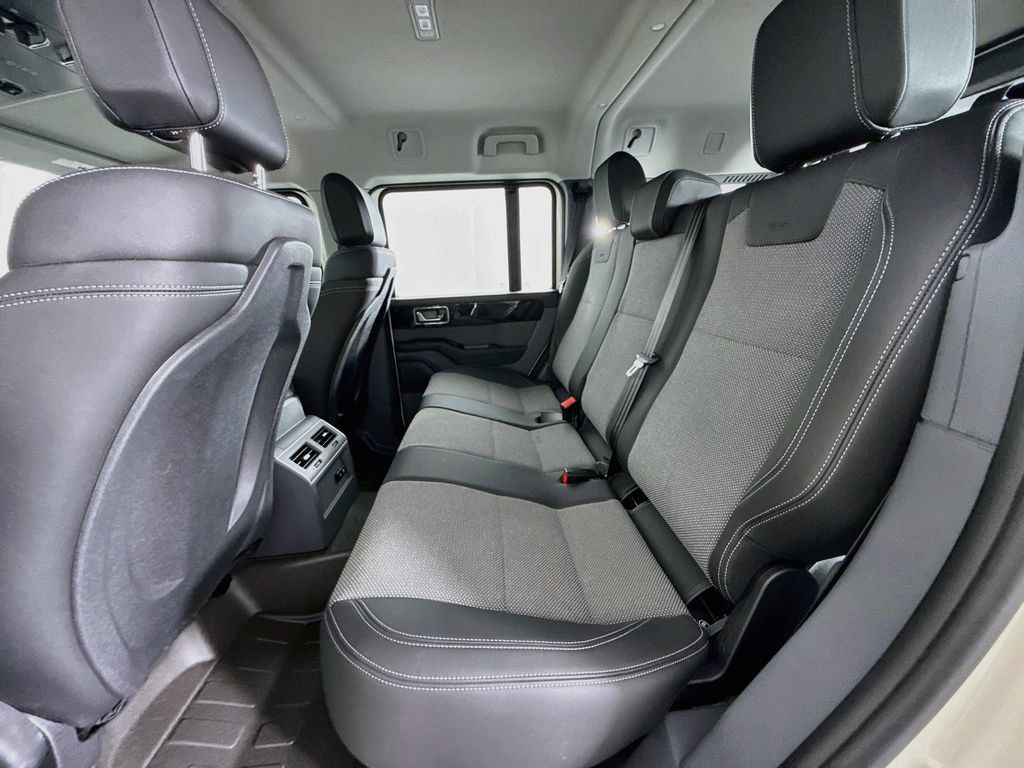 Used 2024 INEOS Grenadier Station Wagon AWD/4WD image 19