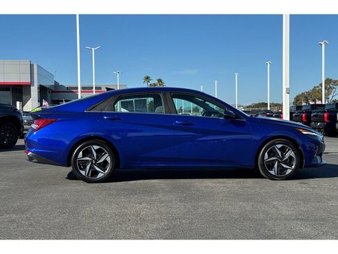 Used 2023 Hyundai Elantra Limited image 3