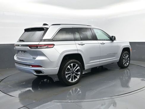 Used 2023 Jeep Grand Cherokee Overland w/ Luxury Tech Group IV AWD/4WD image 26
