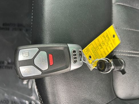 Used 2022 Audi Q5 2.0T Premium w/ Convenience Package image 28