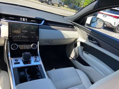 Used 2023 Jaguar XF R-Dynamic SE AWD/4WD image 14