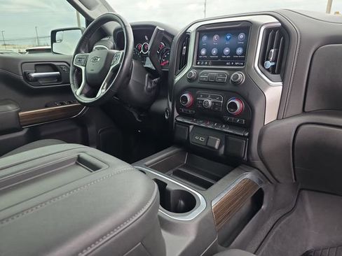 Used 2021 Chevrolet Silverado 1500 LT Trail Boss image 16