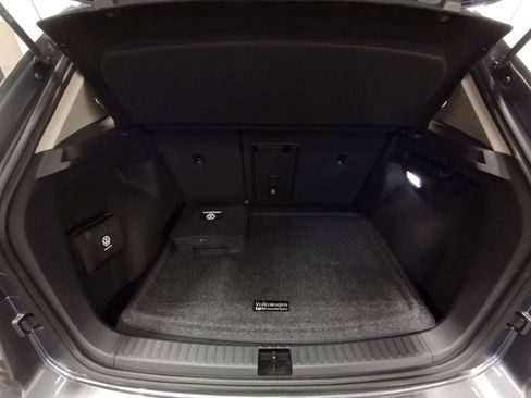 New 2025 Volkswagen Taos SE image 18