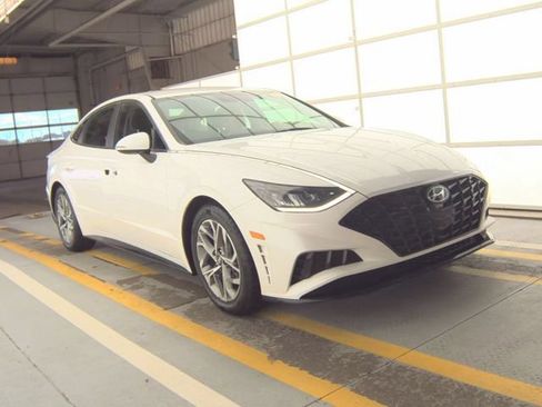 Used 2022 Hyundai Sonata SEL w/ Cargo Package FWD image 2