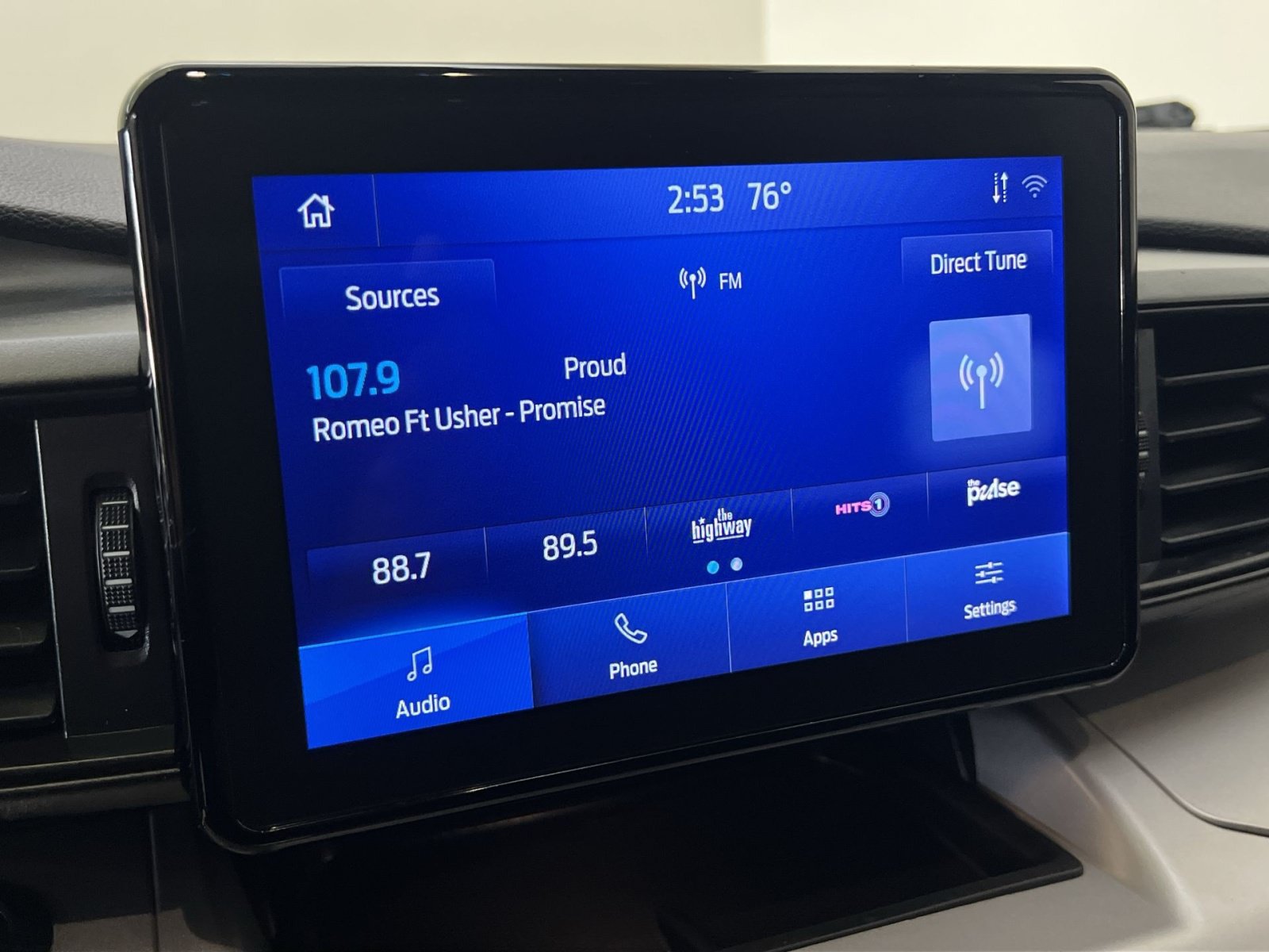 Used 2023 Ford Explorer XLT AWD/4WD image 17