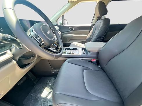 New 2026 Kia Carnival EX FWD image 22