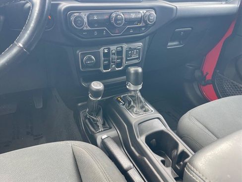 Used 2021 Jeep Wrangler Unlimited Sahara AWD/4WD image 18
